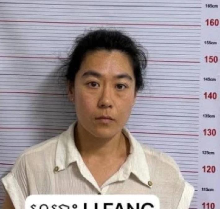 女导演赖某柬埔寨坠亡，被抓2名嫌犯，印度男子贾特、41岁、身高180，中国籍女子