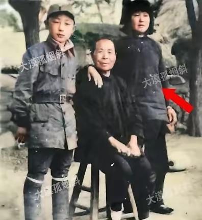 17岁少女把鬼子按进开水锅！这才是中国人的铮铮铁骨！每次看到陈英杰的故事，