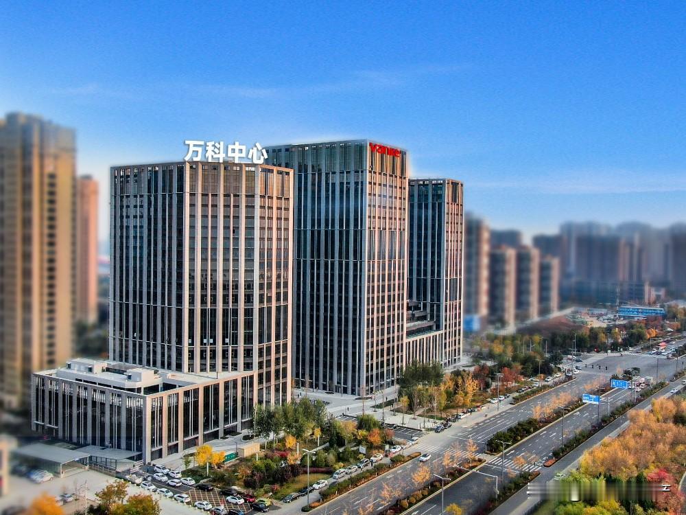 面对危机，万科确实得向碧桂园和金科学习。向碧桂园学什么呢？学他全力以赴推债务重组