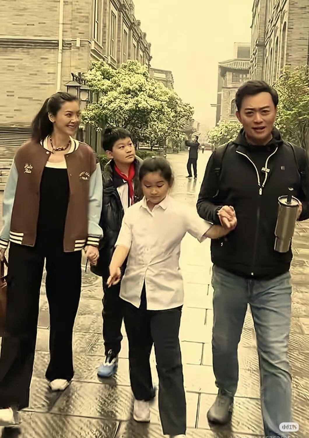 熬满6年拉扯，黄海冰最终和坚持丁克的前妻结束婚姻，这段感情分开的根源其实早就