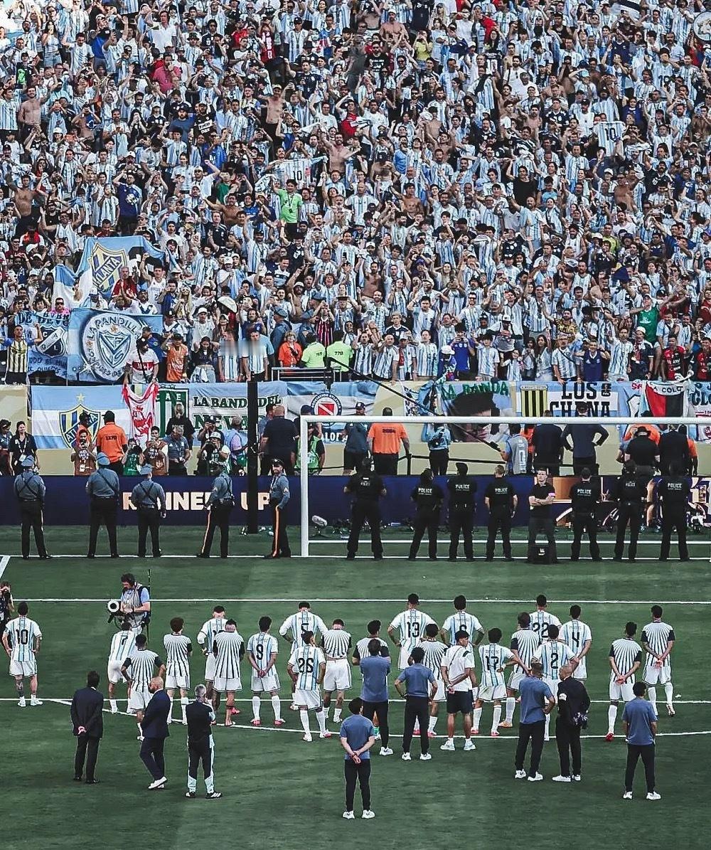 据阿根廷ESPN报道，阿根廷计划在9月-10月的国际比赛日进行3场热身赛，第一场