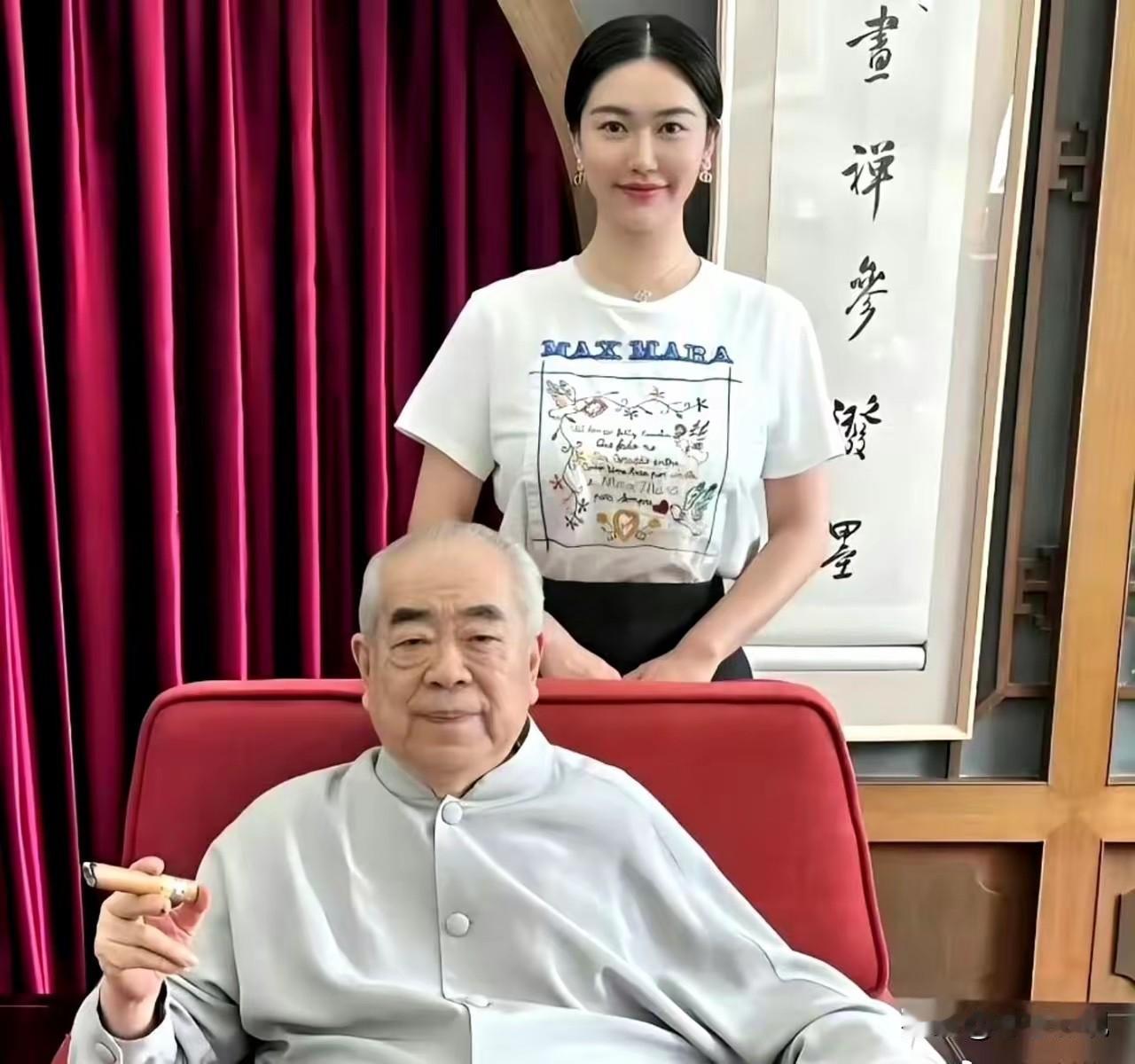 都说男人70岁正是奋斗的年纪，开始我还以为是调侃，自从看了87岁的大画家范曾范老