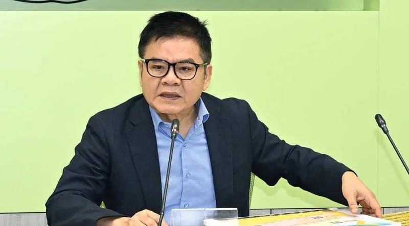 针对国台办批谷立言把自己当太上皇，民进党党团干事长庄瑞雄今天（7月10日）叫嚣道