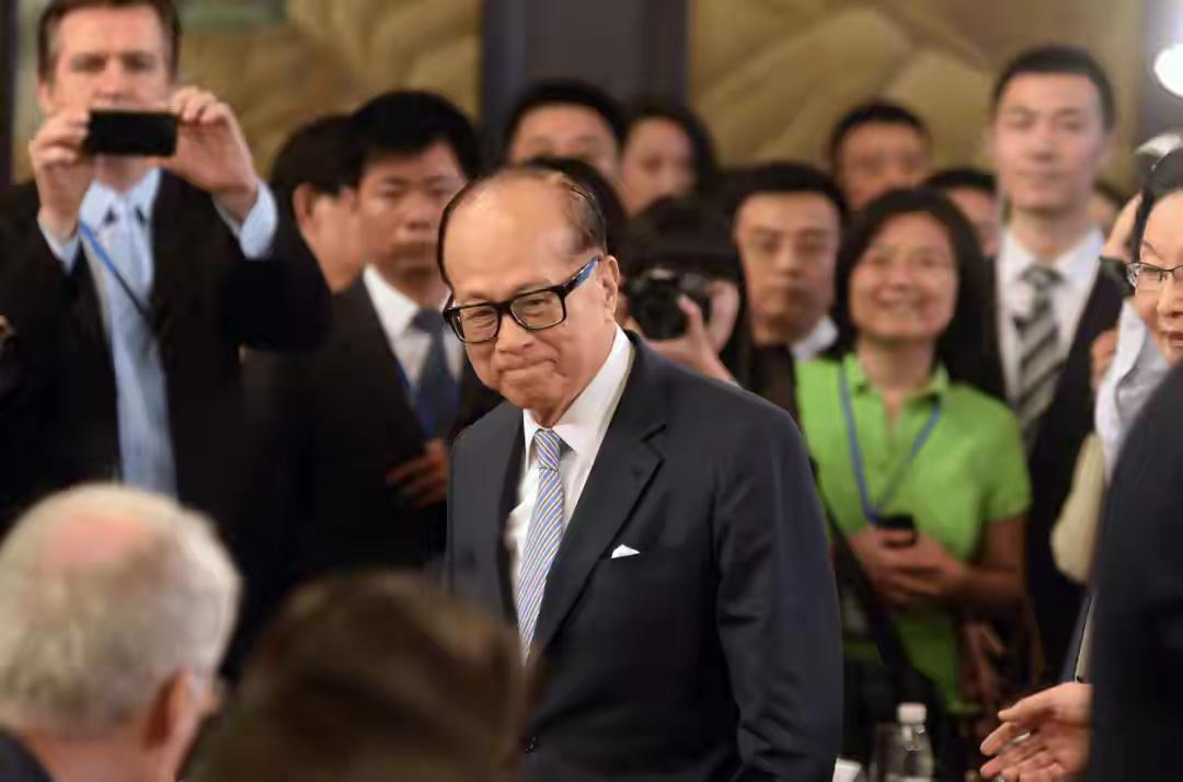 谣传中的李嘉诚出席英国“李嘉诚大楼”开幕仪式，不存在；李嘉诚的“巴拿马基金”不存