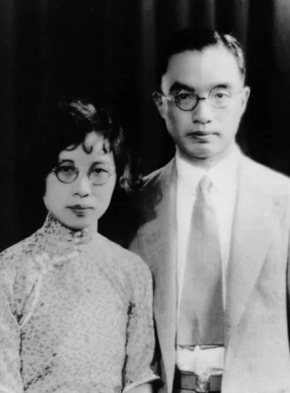 1929年，前妻去世，朱自清发发誓不再娶。还不到1年，朱自清就看上了26岁的陈竹