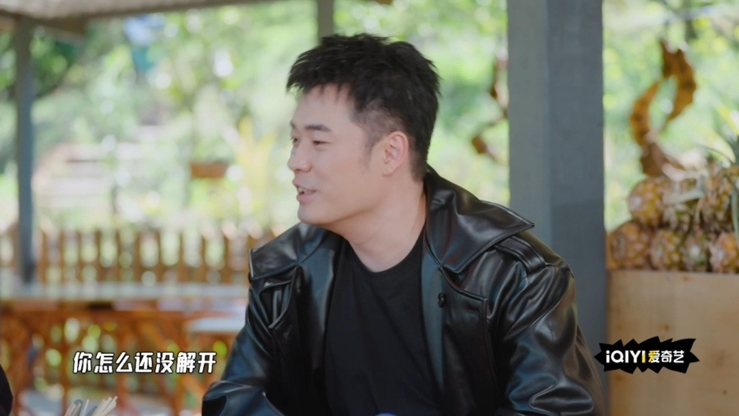 鹿晗好大一口锅陈赫预制弹幕哈哈哈哈哈陈赫说“弹幕这会都在骂你了”的时候，语气之