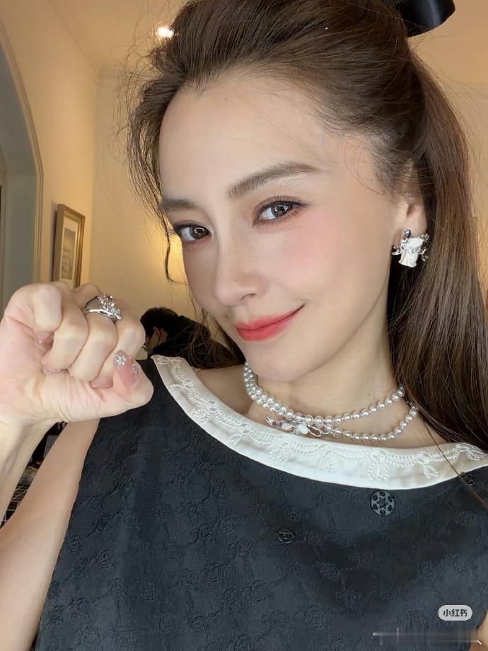 Angelababy猫咪自拍Angelababy限定猫咪自拍限定猫咪自拍氛围感