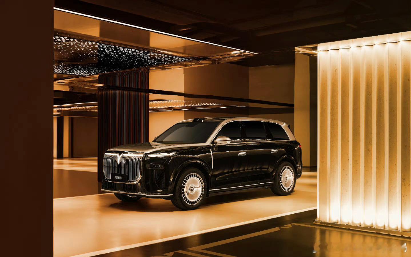 岚图泰山下周就要正式上市了，这周末大家可能就可以在门店见到新车的身影了，期待一波