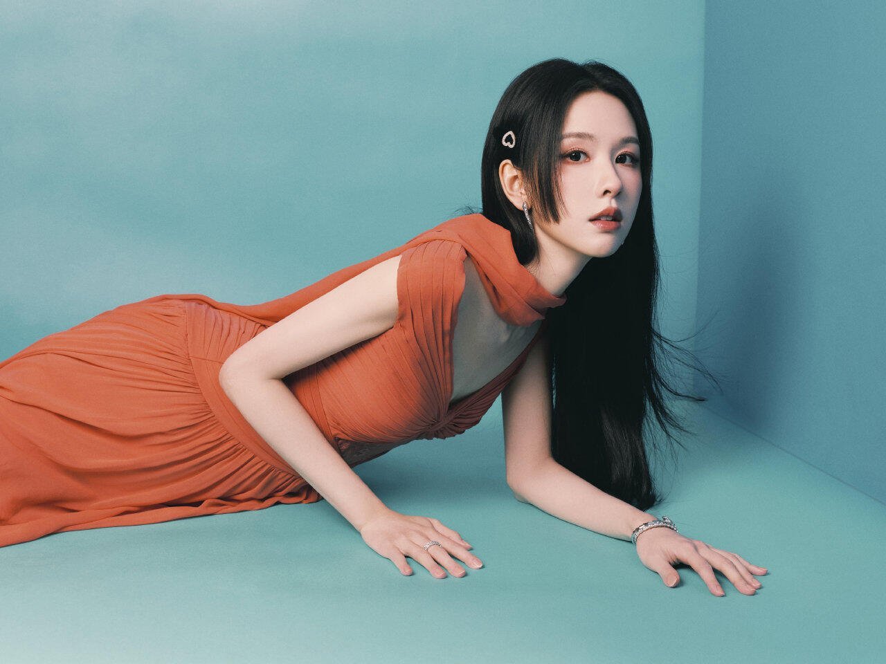 陈都灵陈都灵微博之夜第二套造型来了！完全是白幼薇本体出现了