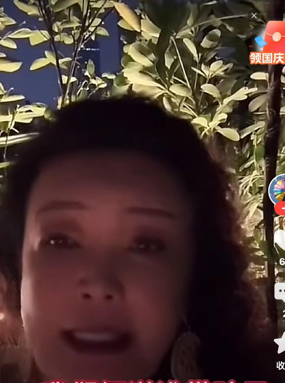 张兰跟亲家母商量谁带孩子，亲家母说“我带孩子，你负责挣奶粉钱”，看来张兰是被亲家