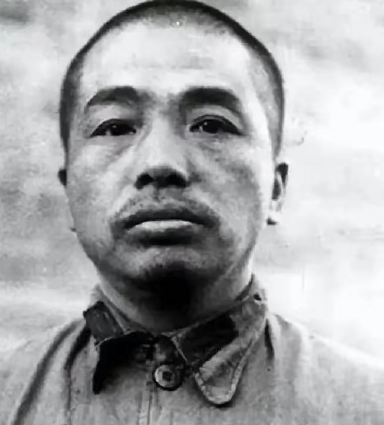 1935年，彭德怀把重伤外甥罗永佑留在草地，给了200大洋，19年后，彭德怀收到