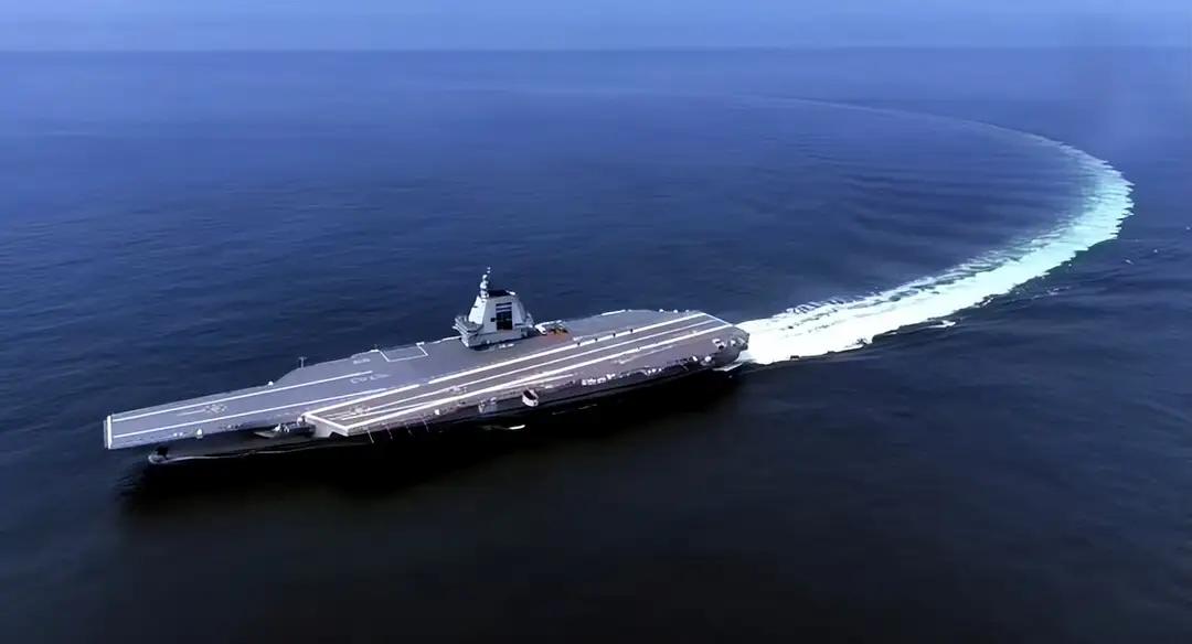 中美博弈又到关键节点。中国在美债上的动作，让美国内部紧张不已。2月16日，除夕这