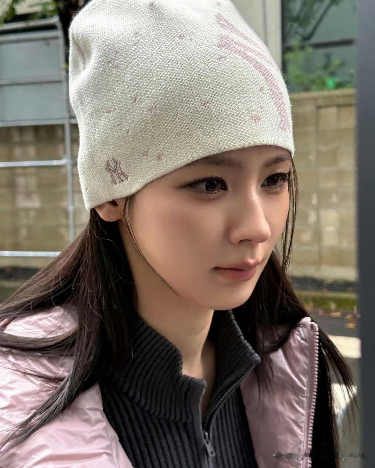 赵美延这张脸根本就是CG建模吧？！五官精致，骨相立体度绝了——高颅顶、小翘鼻，