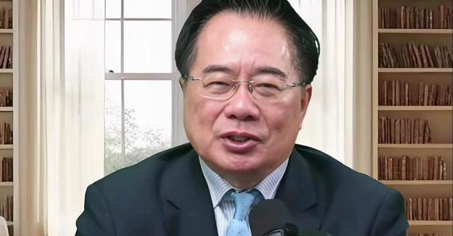 蔡正元在节目上说，大陆应该打开胸怀，同意老蒋归葬南京中山陵旁边，满足老蒋的遗愿。