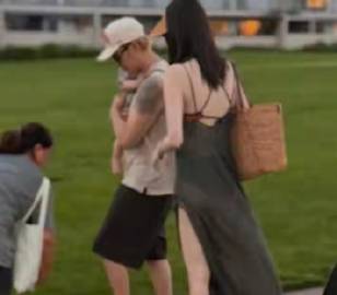 陈伟霆何穗阿那亚同框：没婚礼没官宣，却把日子过成了样子