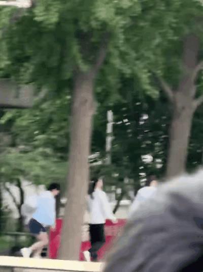 7月31号，孙颖莎从体总直接赶大巴车去训练，这就是咱莎莎的日常，实打实的自律，一