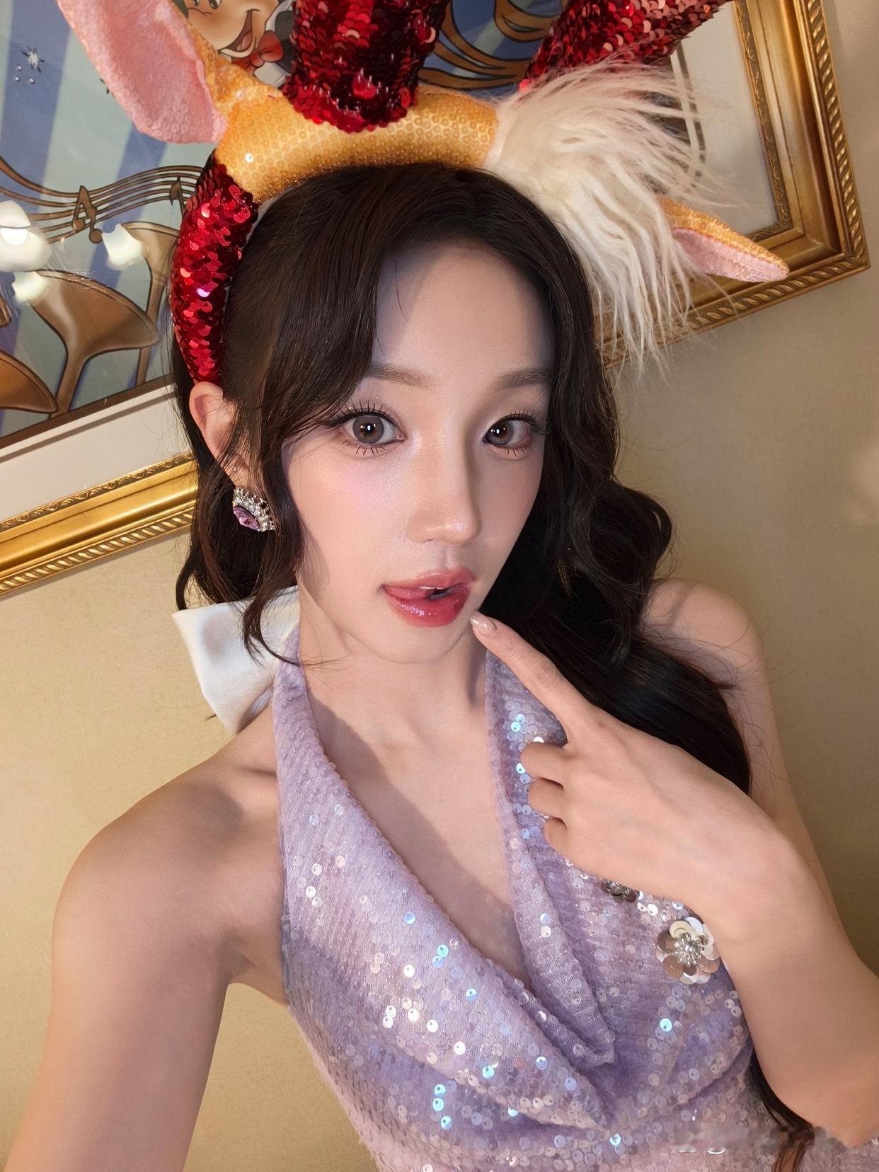 1.李现因为没有给杨紫发祝福，被骂了二天了。2.谢娜演唱会停办，被点名批评是一回