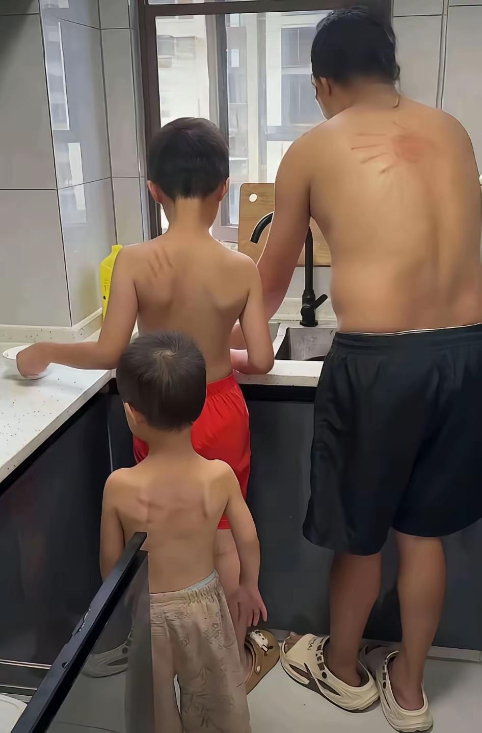 三个同姓的被一个异姓的打成这样[笑着哭]