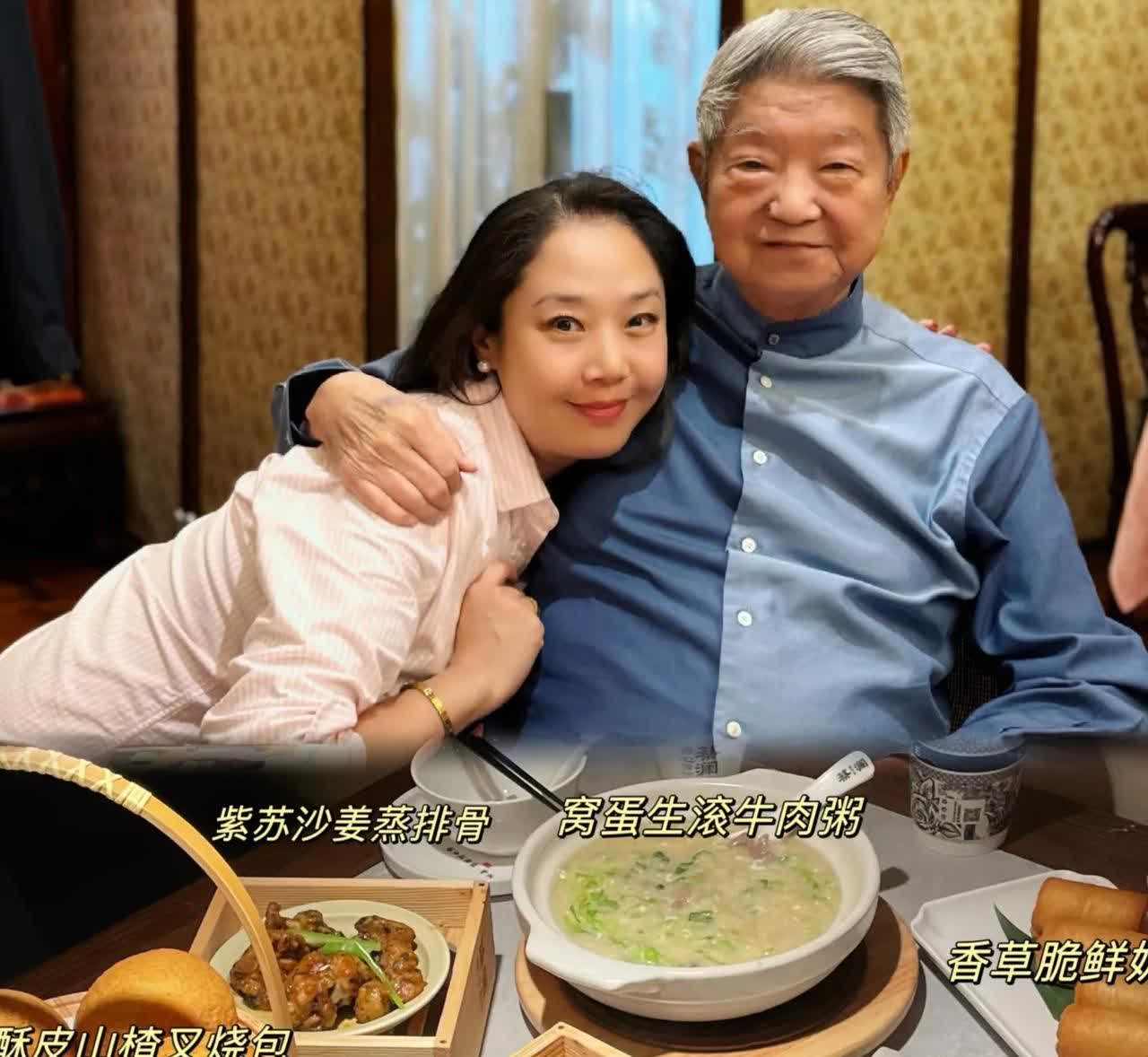 看了蔡澜先生走了的消息心里突然空了一下，因为人间少了个懂吃会玩的