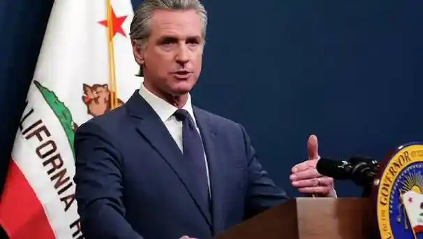 加州州长纽森最有可能成为下一任美国总统！ 这家伙真的太猛了，面对被逮捕的威胁