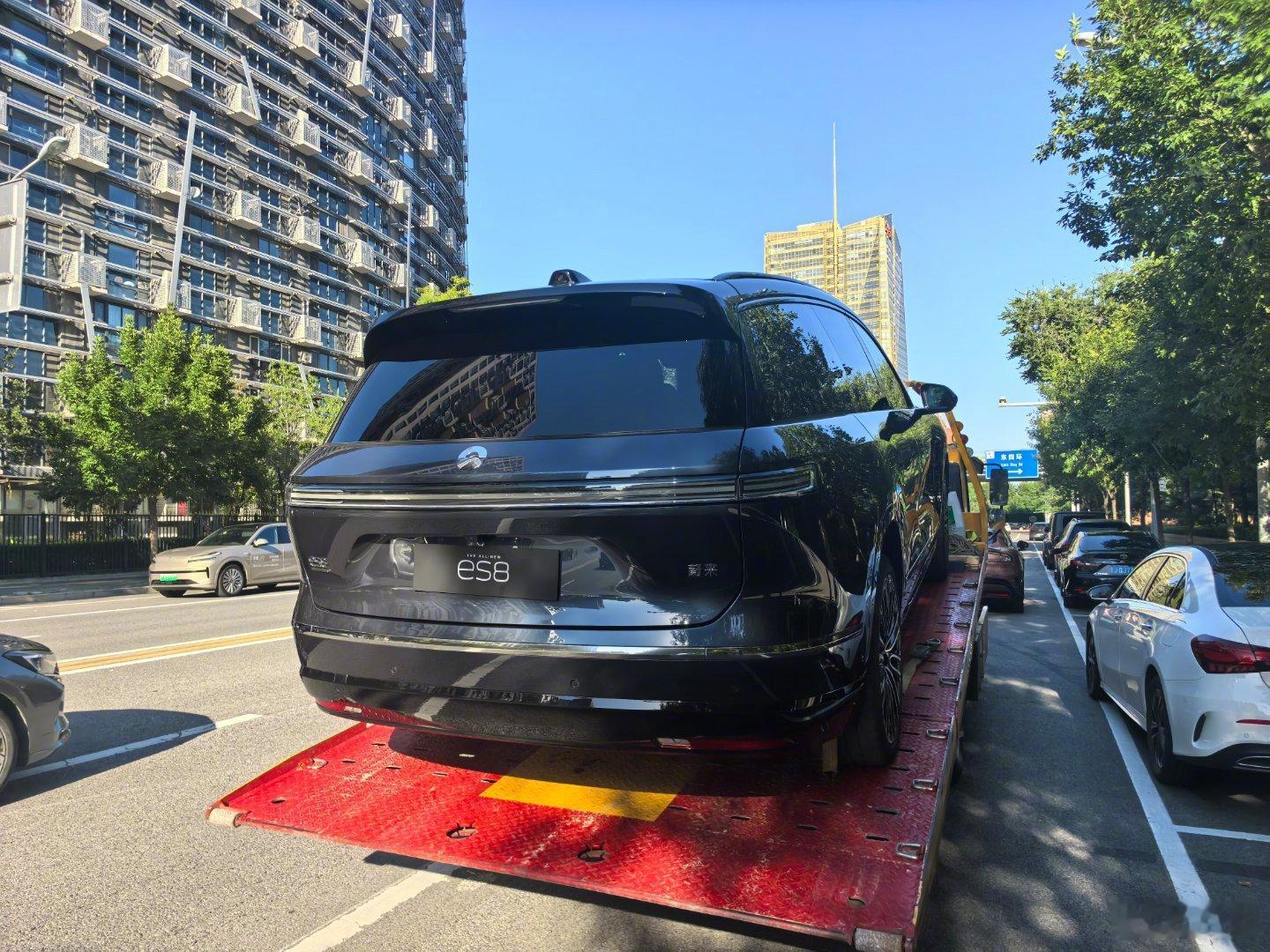 周末提车，全新ES8第一感受，好丝滑，像老酒，柔​​​