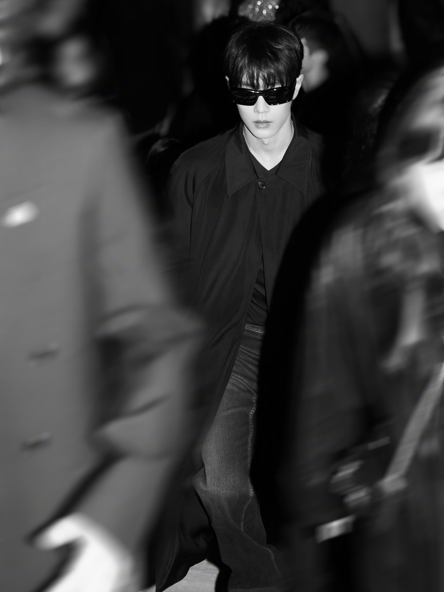 Gucci官方ins发布肖战看秀写真！🍃🌸氛围感十足！Gucci高管感谢肖