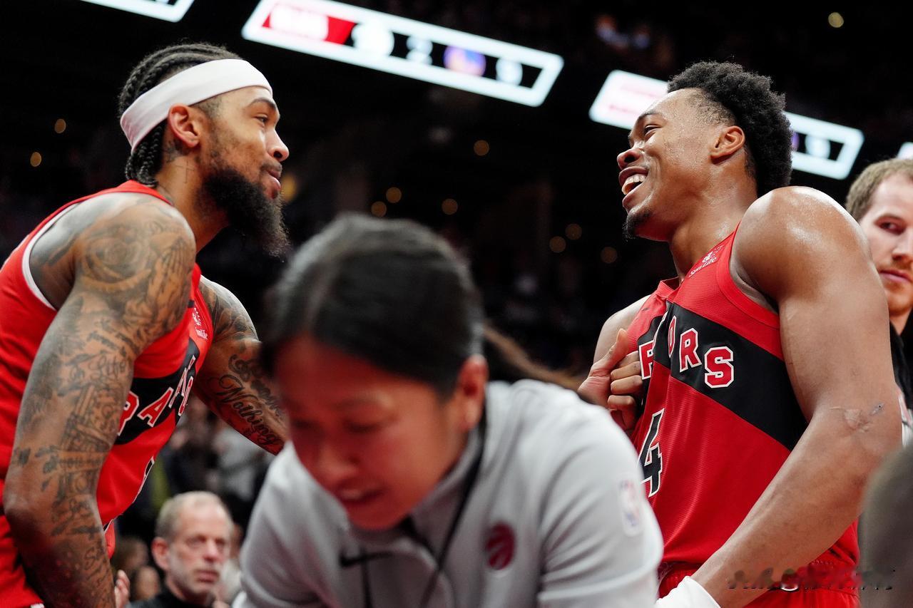 配合太默契！感觉英格拉姆和巴恩斯还可以更强：1、英格拉姆：28岁，身高203