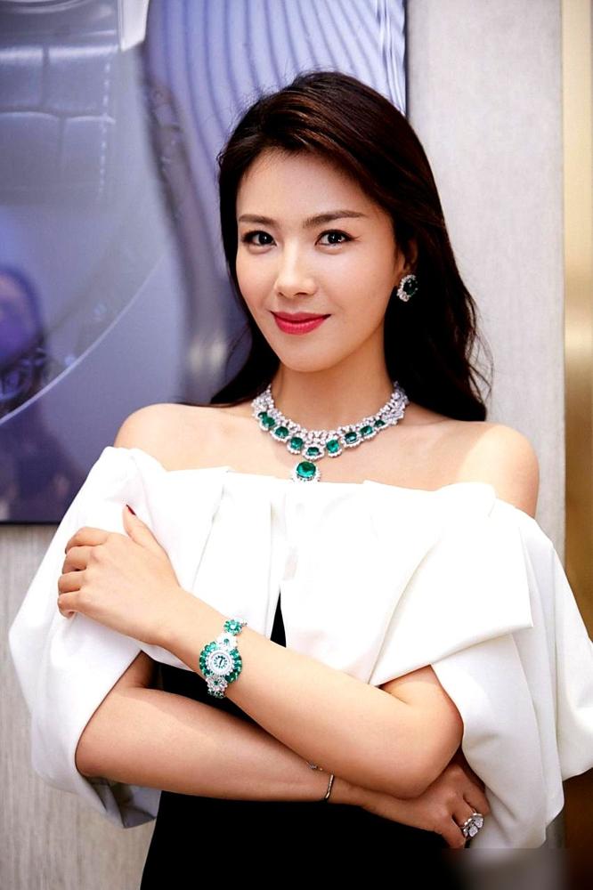 刘涛是永远不会跟王珂离婚的，不是因为王珂多有钱。​当年王珂把离婚协议递过来，