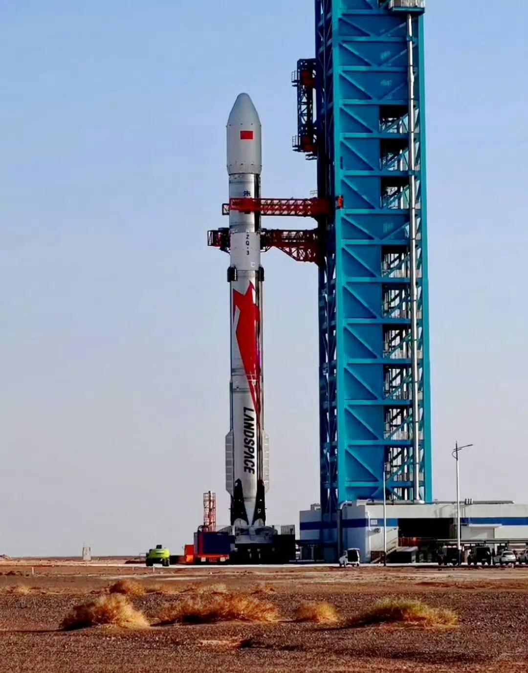 中国目前有两个火箭都在竞争，全国首个发射成功并成功回收的第一名！我国两款可回