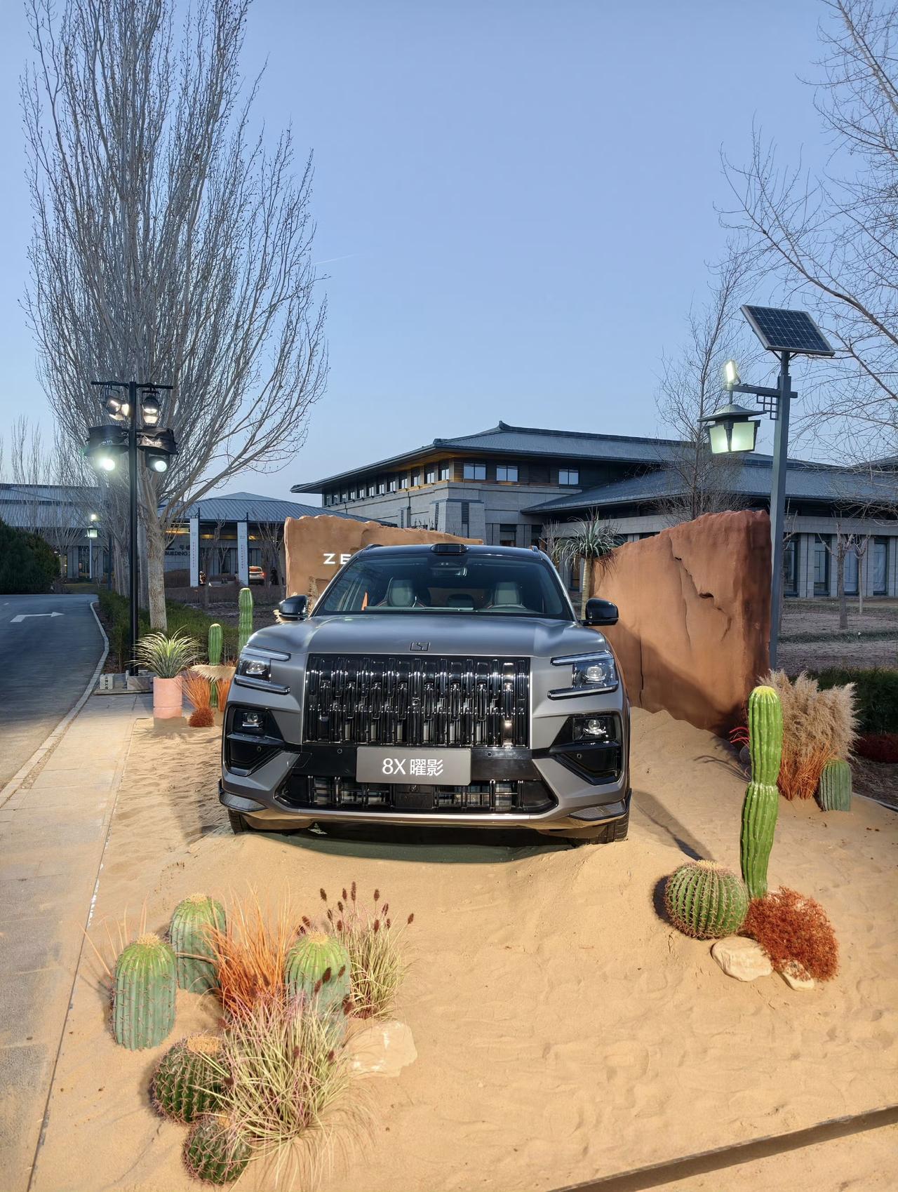 极氪8X曜影，国产新能源宝马X5M平替，西装暴徒，太帅了。极氪在造高端豪华车这