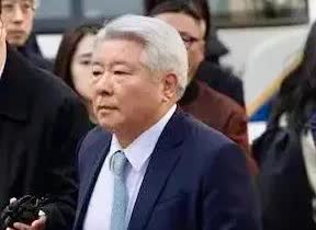 19日韩国前第一夫人金建希方面表示因昨天特检组刚刚传唤调查了一天时间，当事人需要