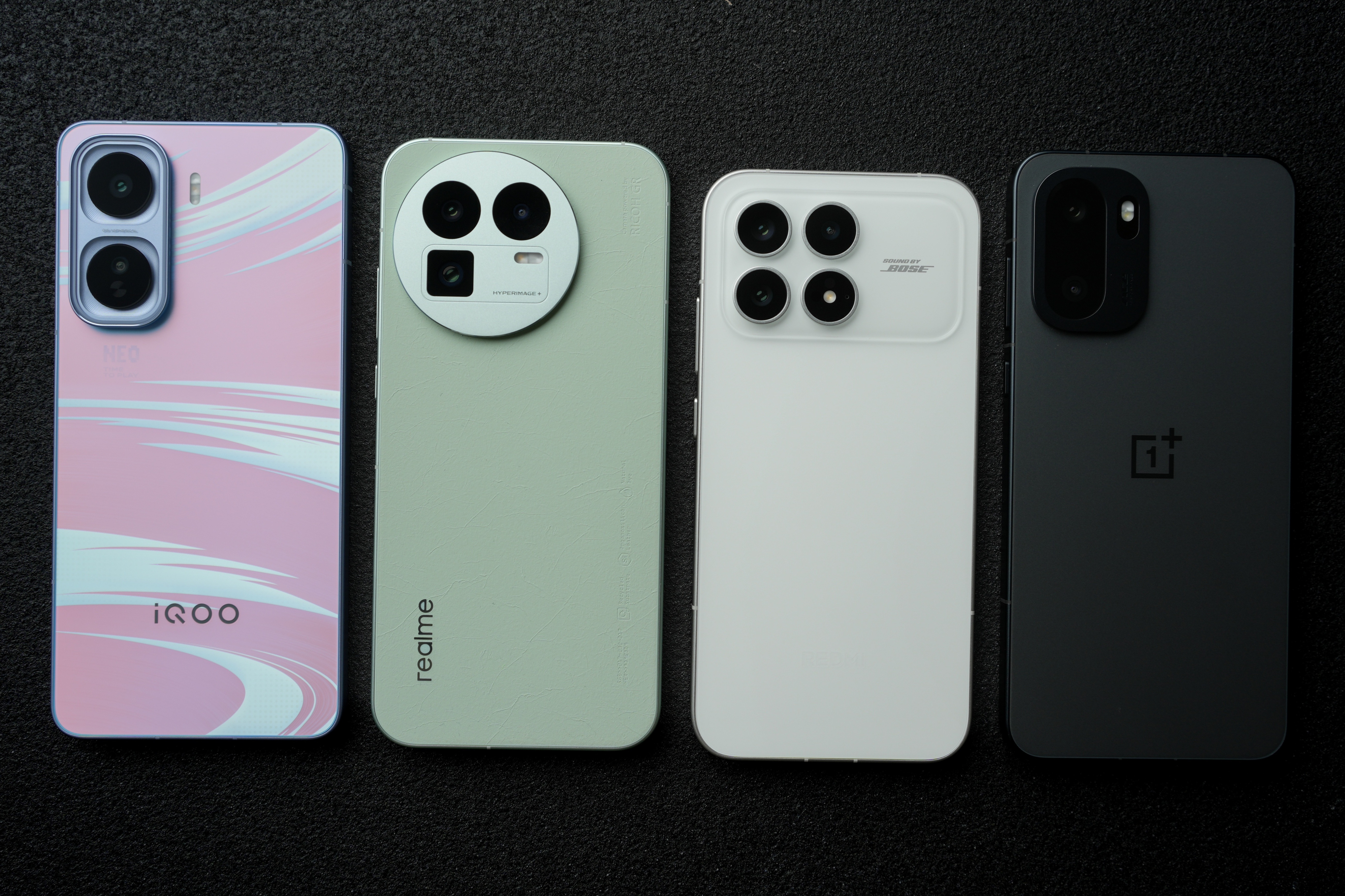 子系骁龙8E中杯都登场了,哪个更有吸引力?iQOONeo11、真我GT8、RE