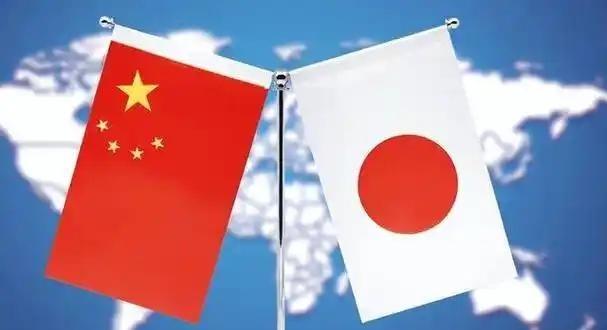 日本为什么总是敢于欺负中国，再而三的？毛主席曾经说：日本之所以敢发动侵华战争，最