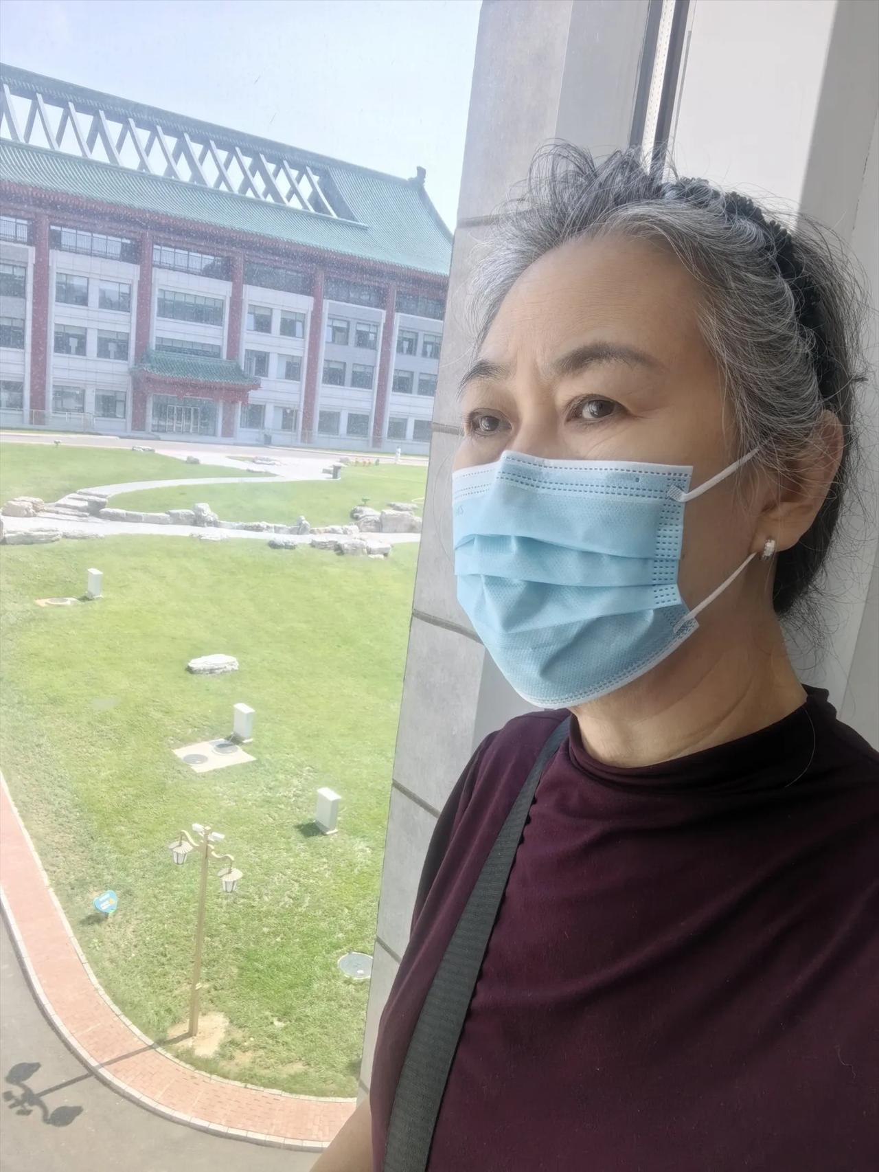 儿媳妇在北京住院，今天是术后第一天。我年纪大，不会操作医院食堂的小程序订餐，儿