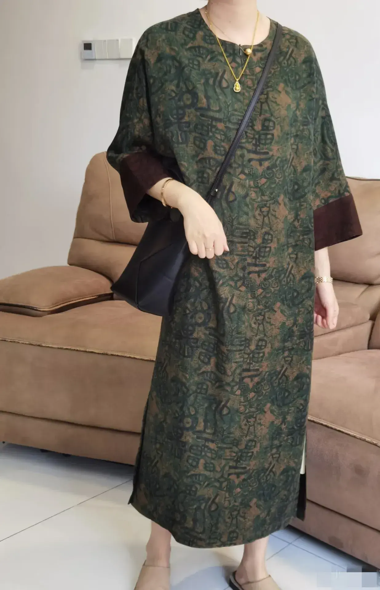 人啊嫉妒心不要太强，自己过不好，更见不得别人家庭和睦！儿媳妇出去旅游回来，给