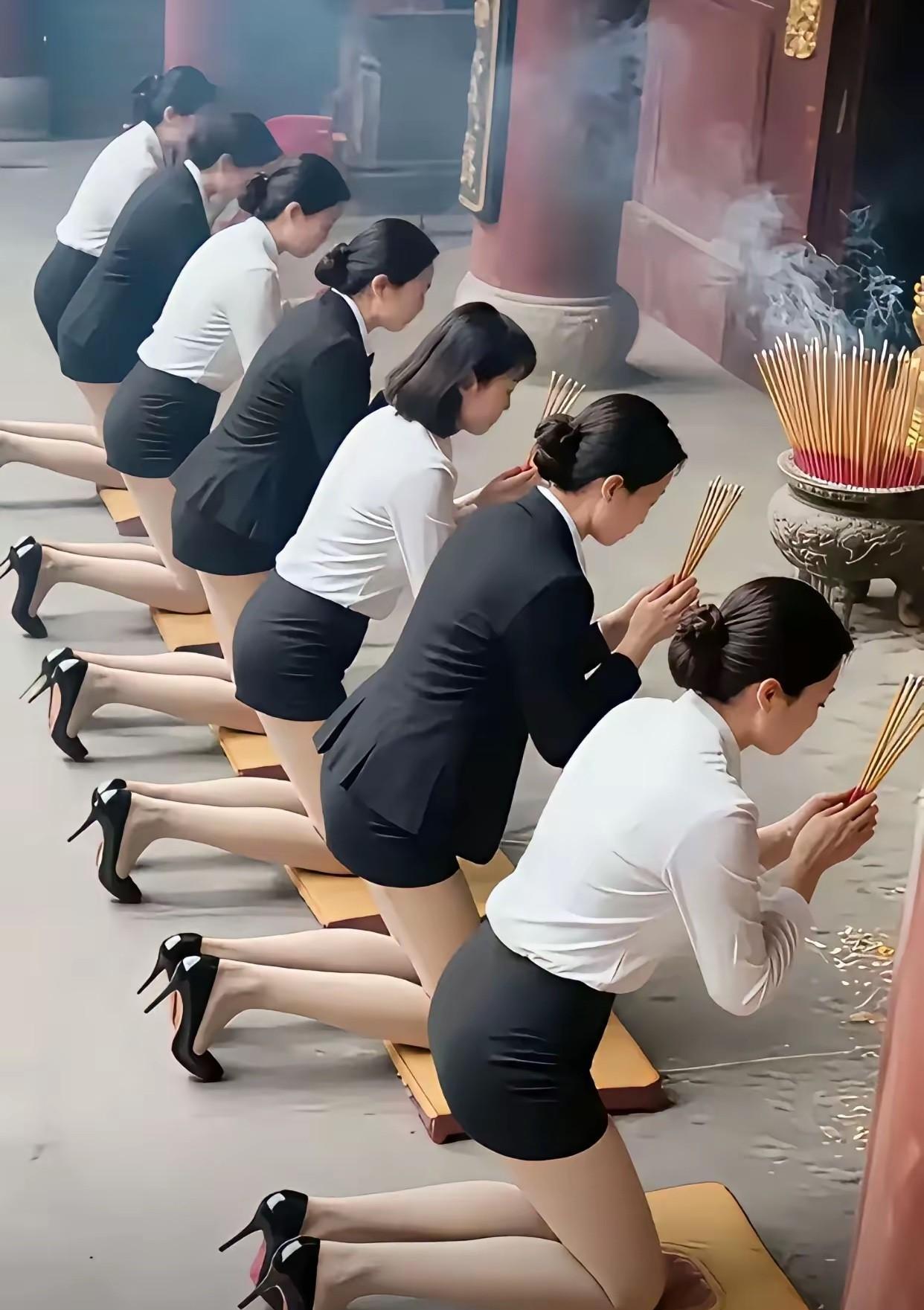 来了很多女施主等待开光啦！