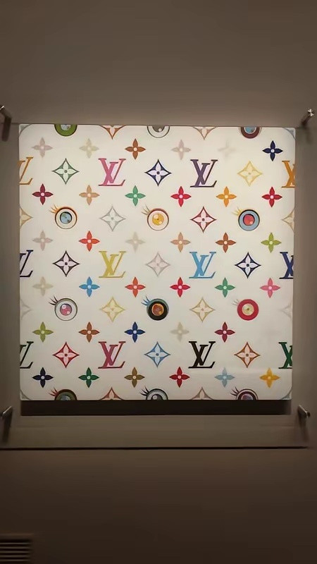 LV恐怕很难翻盘了奢侈品巨头LV恐怕是很难翻盘了，接下来它很可能至少得面对三个窘
