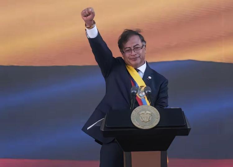 2026年1月，在委内瑞拉总统马杜罗被美国特朗普政府活捉后，哥伦比亚总统佩特罗上