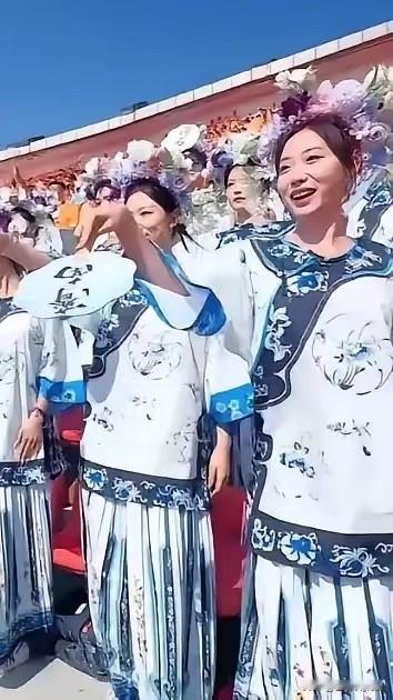 破阵子．大明湖（看足球比赛，和辛弃疾词）￼醉生梦死济南，琼瑶毒祸侵城。