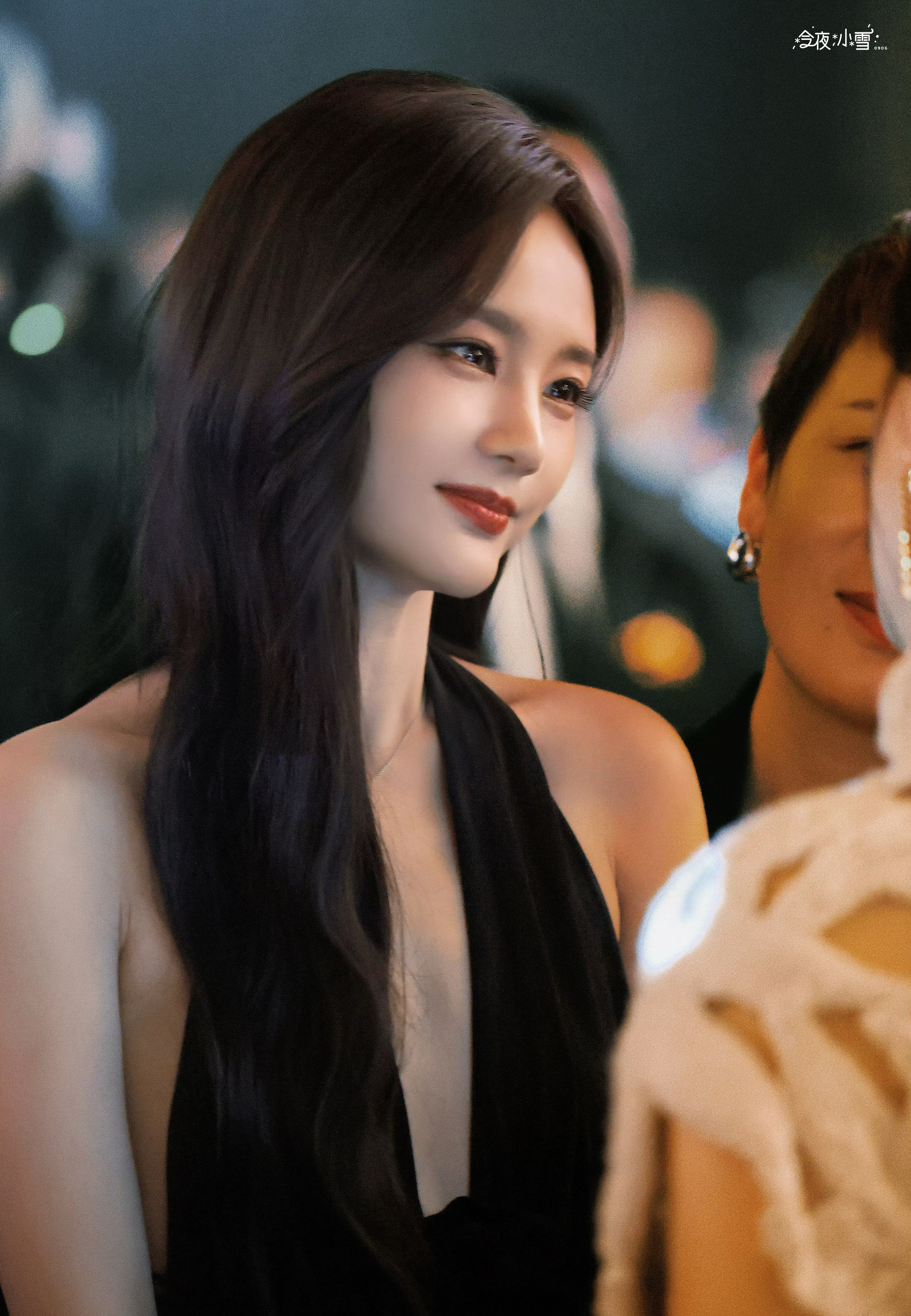 李一桐深V这样的才吸引人