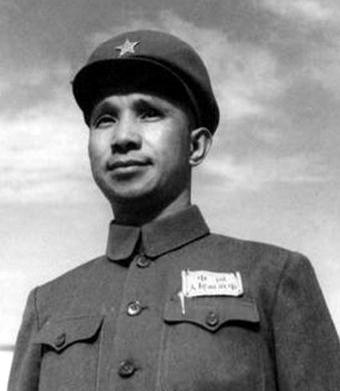 孟良崮一战，粟裕封神！第一，孤胆亮剑，勇决无双。当时山东战场敌强我弱，整7