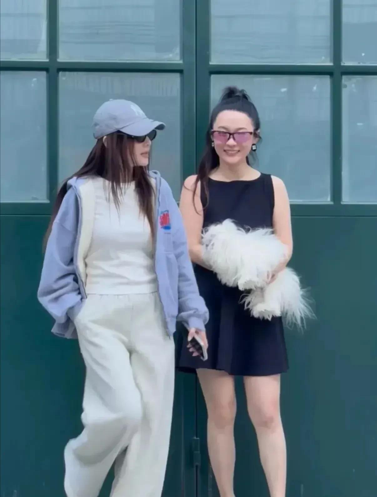 霍思燕的发际线做失败了，还不如戴假发片，主要是审美出现问题，就会一步错步步错。