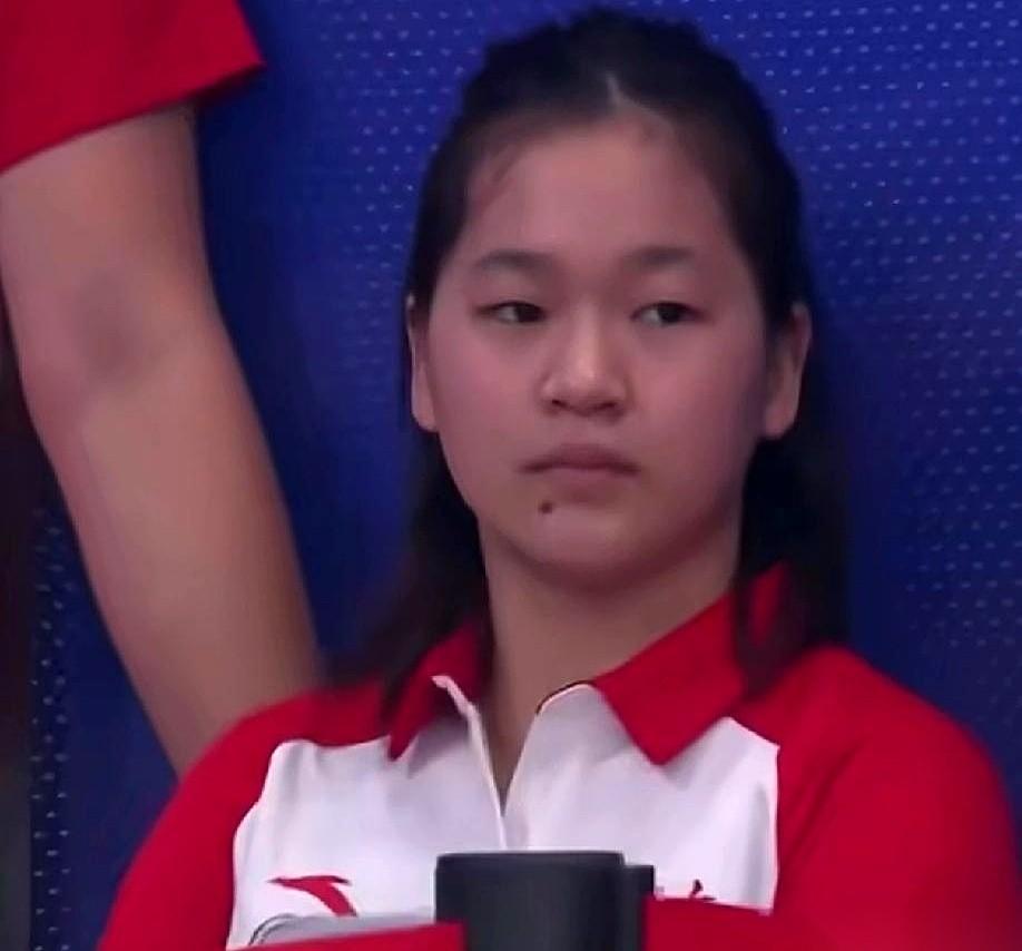 今天看见全红婵，忽然有点想哭。不是心疼，也不是可惜。就是……那个在东京一跳封