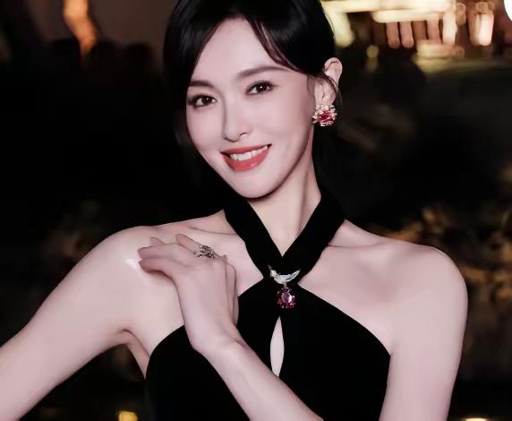 只要唐嫣不塌房，她演技好不好，已经不重要了。说白了，她现在最大的资本不是那张