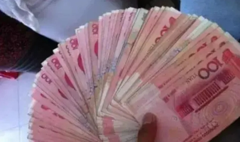 战友的儿子打电话借3000块钱，一听数额不大欣事答应。正要微信转账，他一句画蛇添