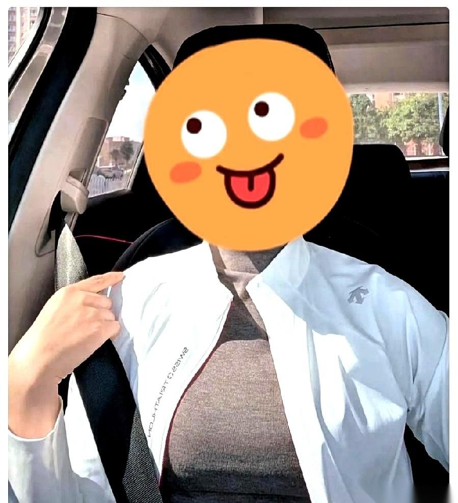 母亲节，我给婆婆发了500块红包。她秒点收款，手机“叮”一声。下一秒，她划开朋