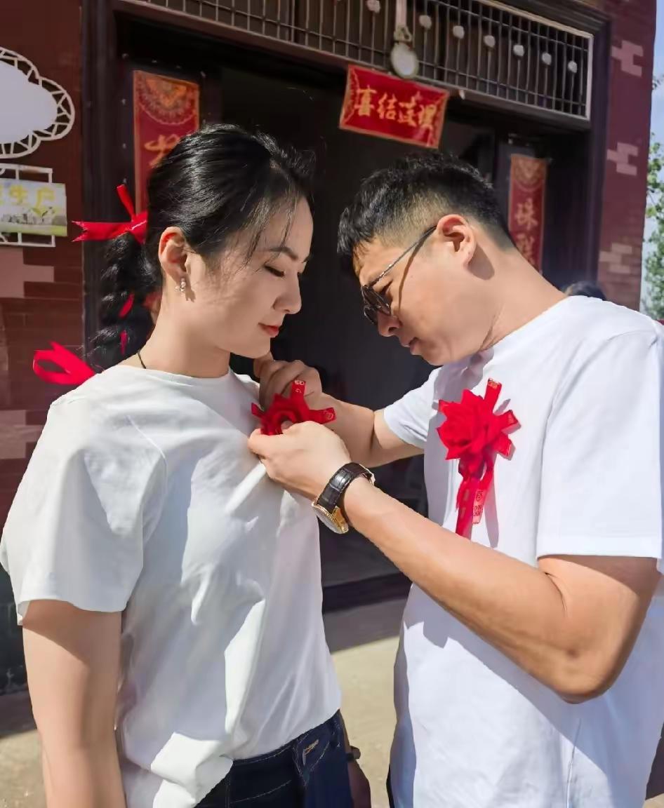 昨天参加二叔家女儿的婚礼，简单到我直接看懵了，这才是当代年轻人该有的结婚打开方式