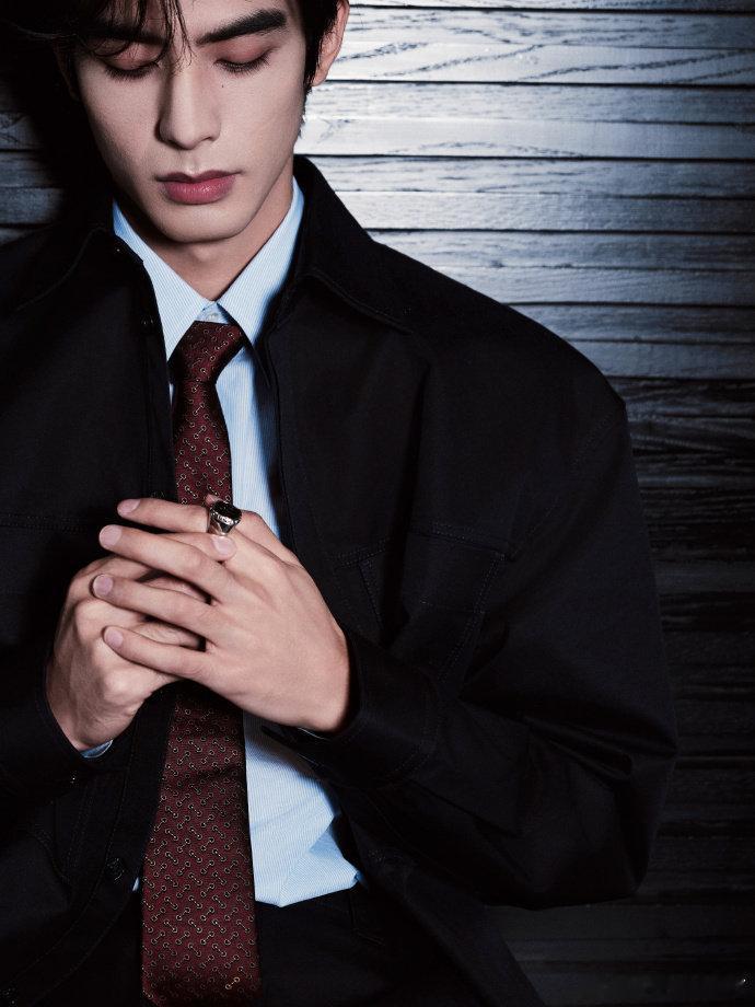 宋威龙穿搭宋威龙真的把穿搭玩明白了！林屿森在剧里的造型时尚表现力满分，每一套都