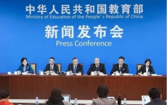 教育部出手了！将英语“踢出”高考，取消其主科地位？教育部回应一针见血！不曾想，螳