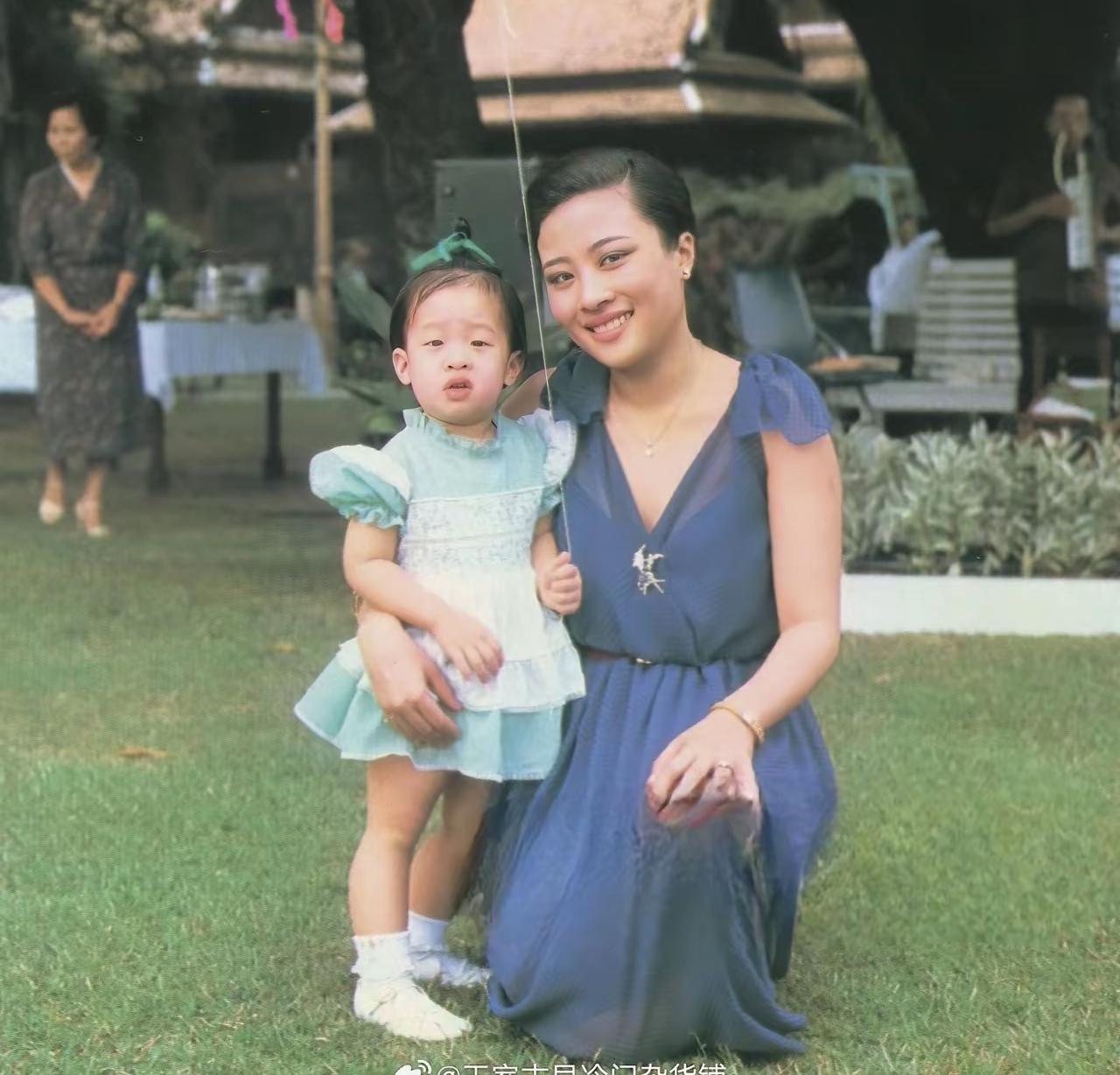 帕公主母妃年轻时的颜值，是真不低呀！颂妃，与泰王玛哈是表亲，也是太后的侄女，他